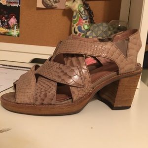 Jeffrey Campbell Snakeskin Print Heels! 🐍